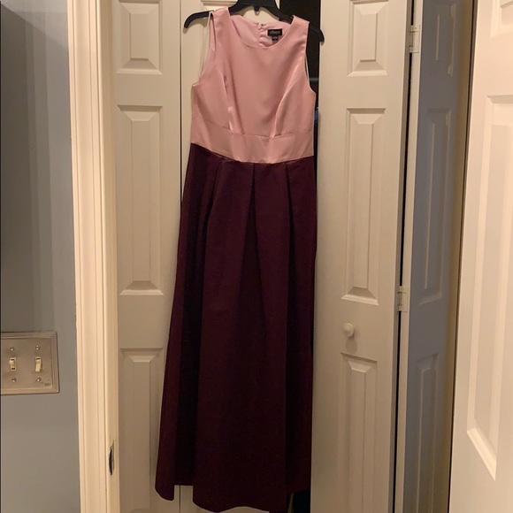 Chaya Dresses & Skirts - Beautiful floor length dress, size 10 has Pockets!